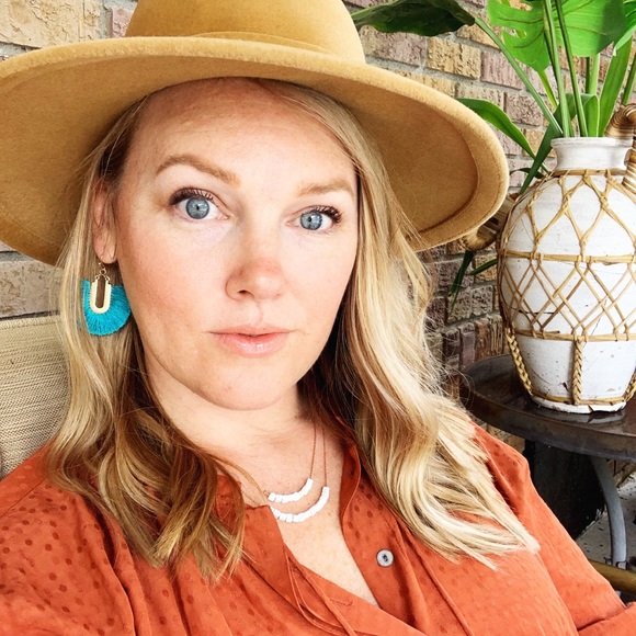 Meet your Posher, Erin - Picture 7 of 8